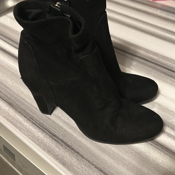 SAM EDELMAN SUEDE HEALED BOOTIES SIZE 38 US SIZE - Picture 9 of 9